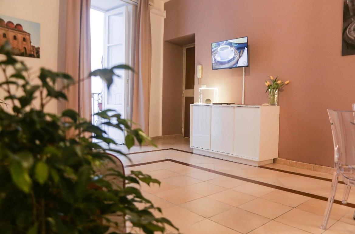 Sole Apartment Palermo Bagian luar foto